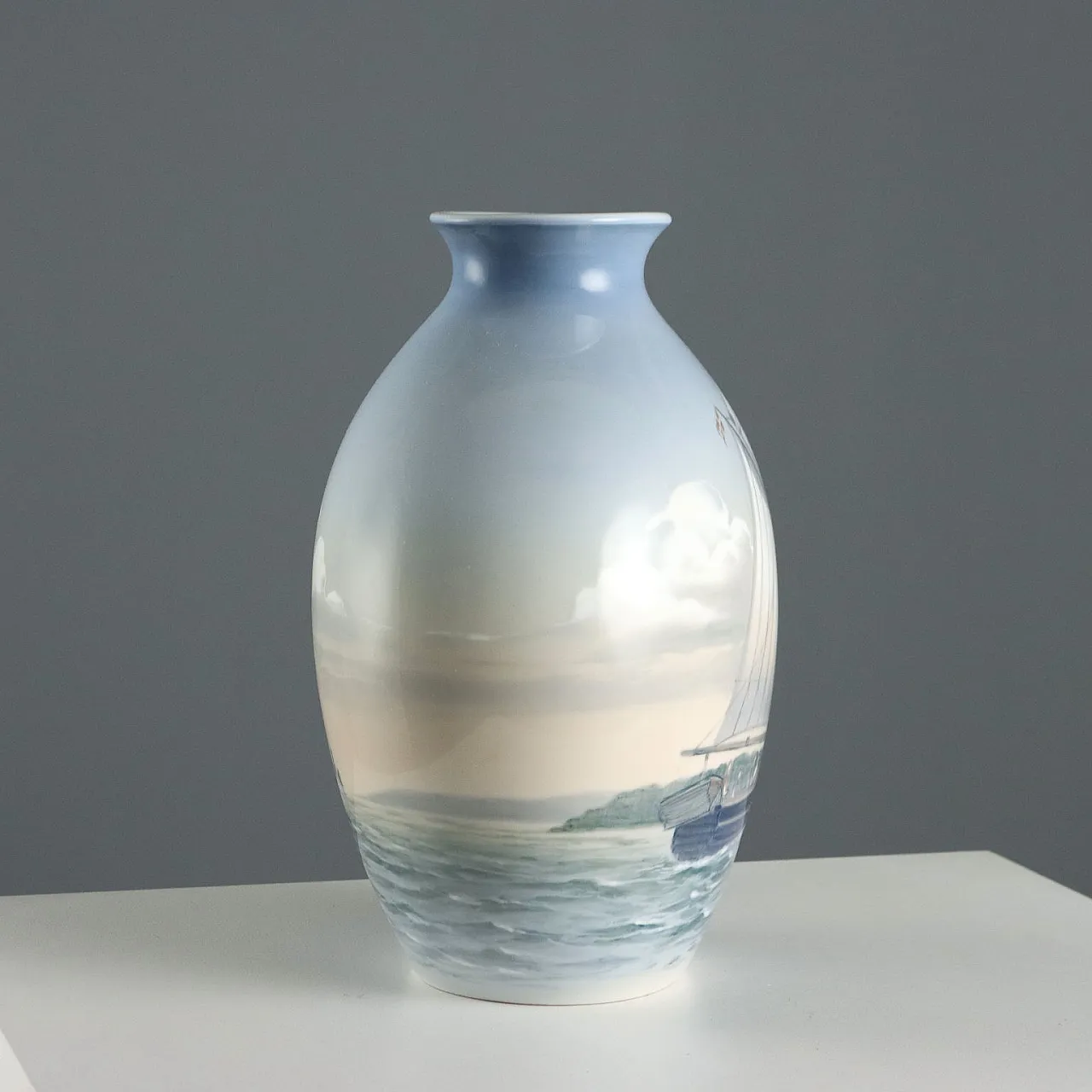Vaso in porcellana con decoro raffigurante barche a vela, '900 8
