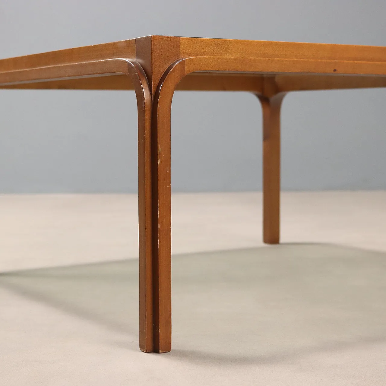 Struttura in legno di faggio tinto e piano in vetro fumé, '900 6