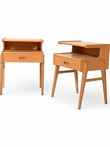 Pair of Scandinavian shaped bedside tables in oak, 60s