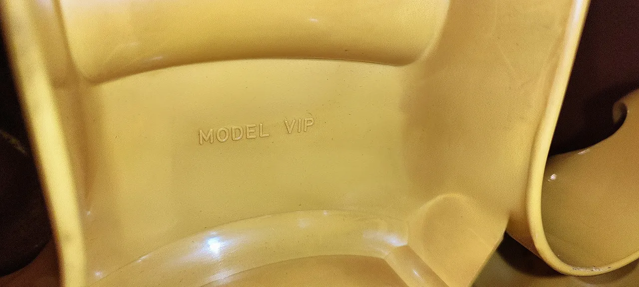 Appendiabiti modello Vip di Lucchi & Orlandini per Velca, anni '70 9