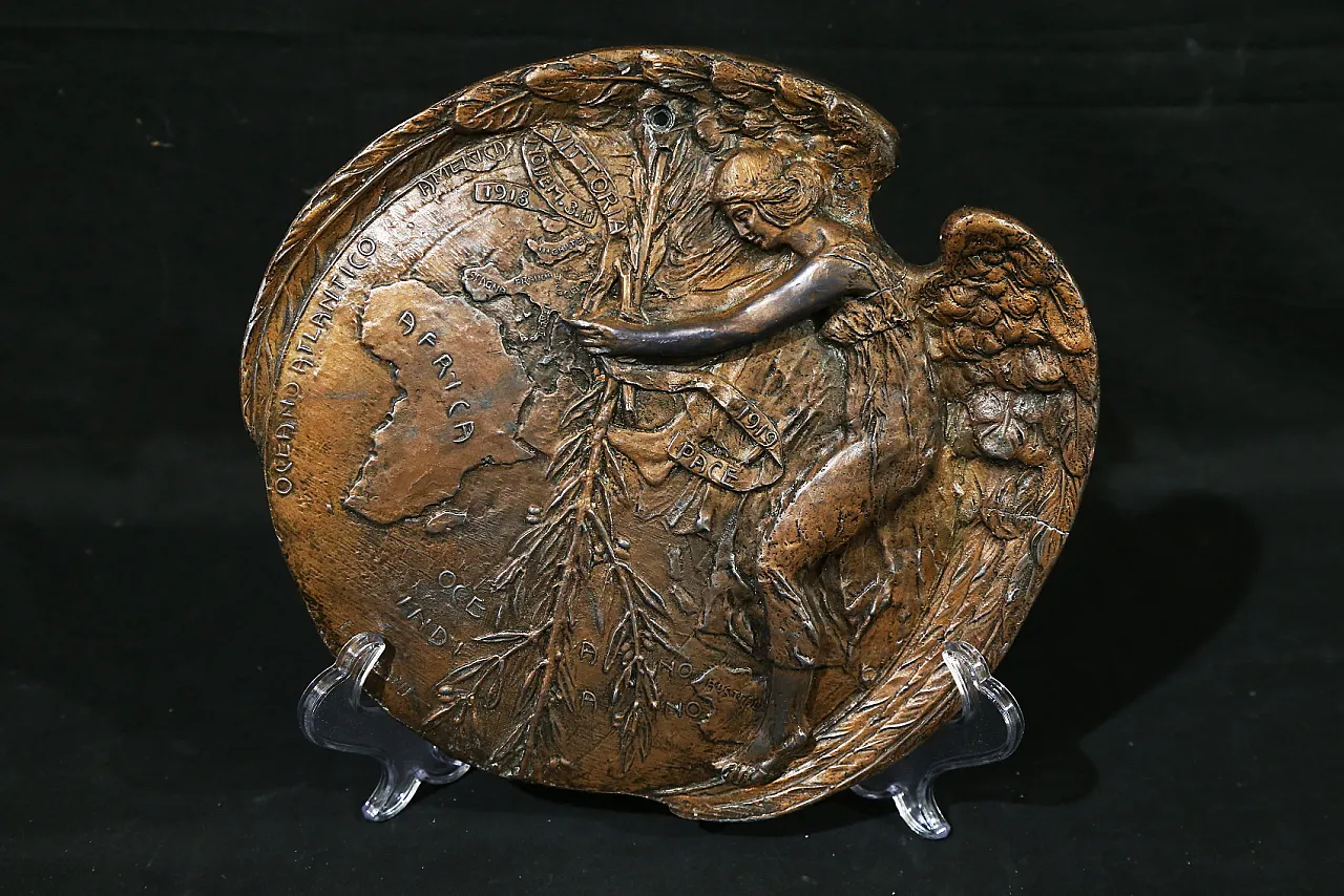 Bas-relief bronze plaque by Enea Stefani , angel of peace, 1920 4