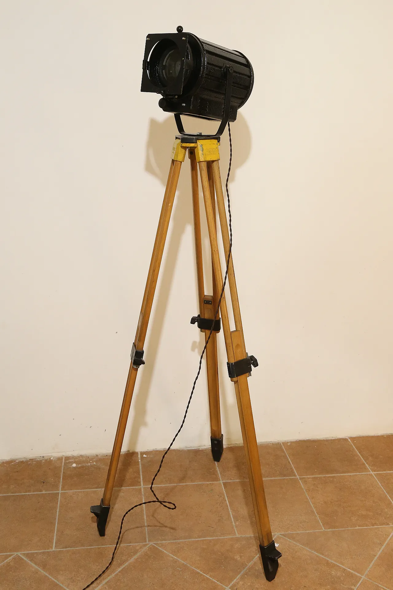Theater lighthouse PC lens pinspot coemar  tripod floor lamp, 70s 13