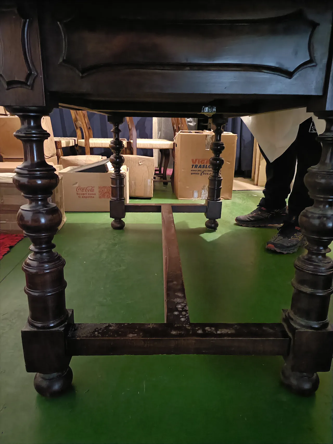 Tavolo da fattoria in legno con cassetti e gambe tornite, anni '50 2