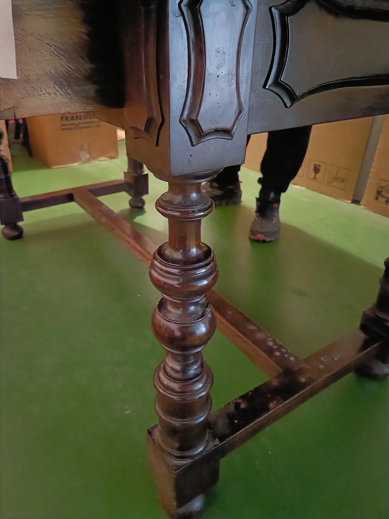 Tavolo da fattoria in legno con cassetti e gambe tornite, anni '50 3