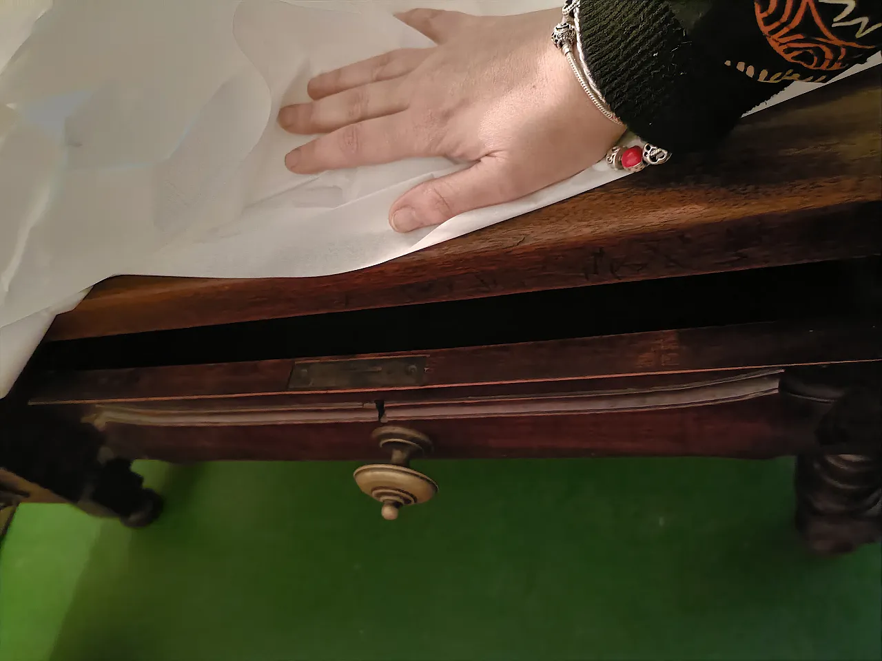 Tavolo da fattoria in legno con cassetti e gambe tornite, anni '50 5