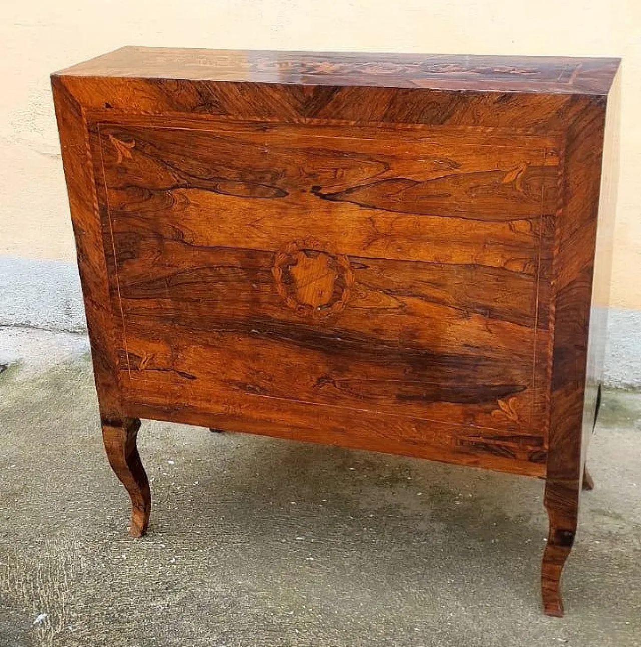 Inlaid wooden desk, mid-18th century 2