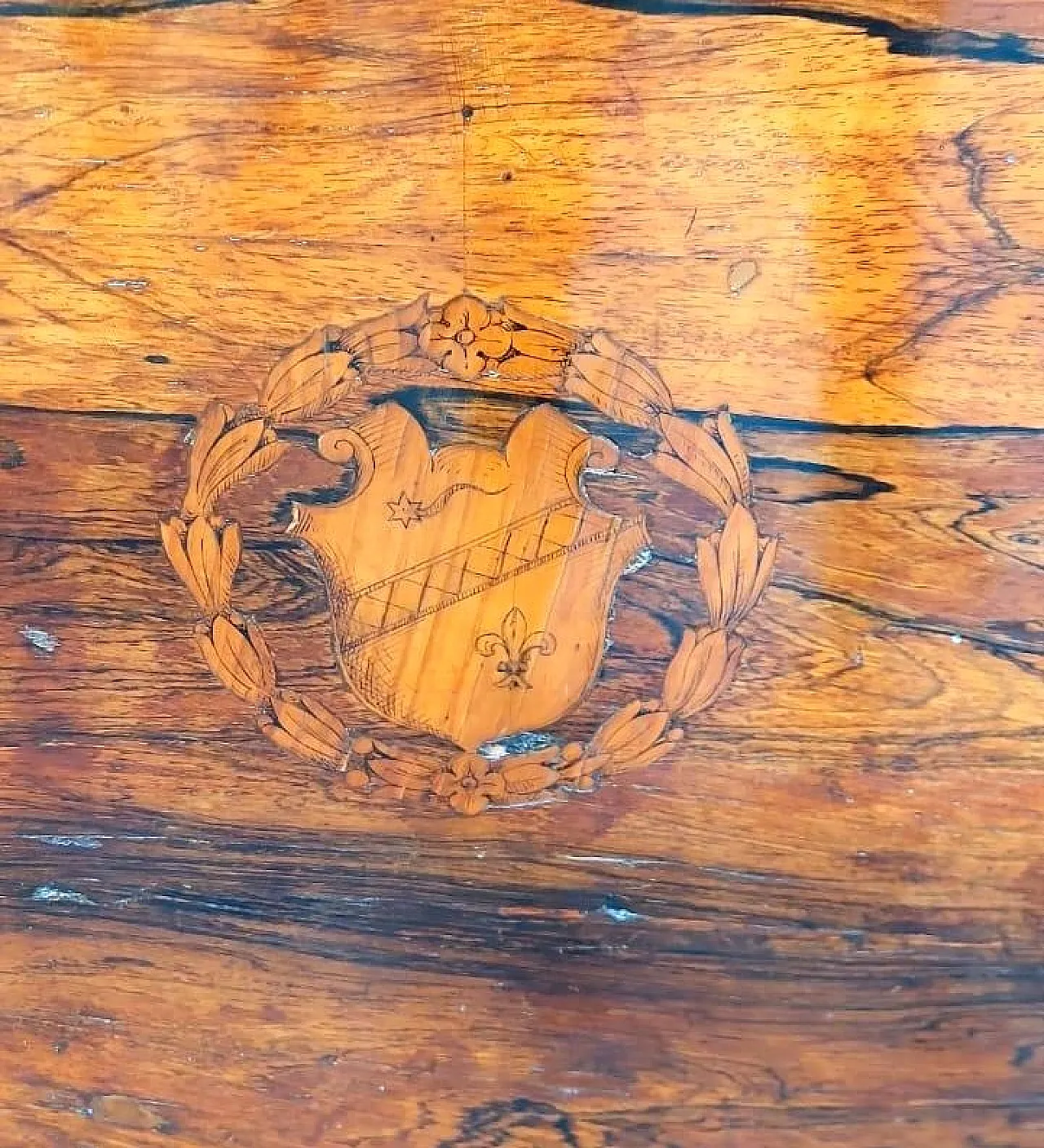Inlaid wooden desk, mid-18th century 8
