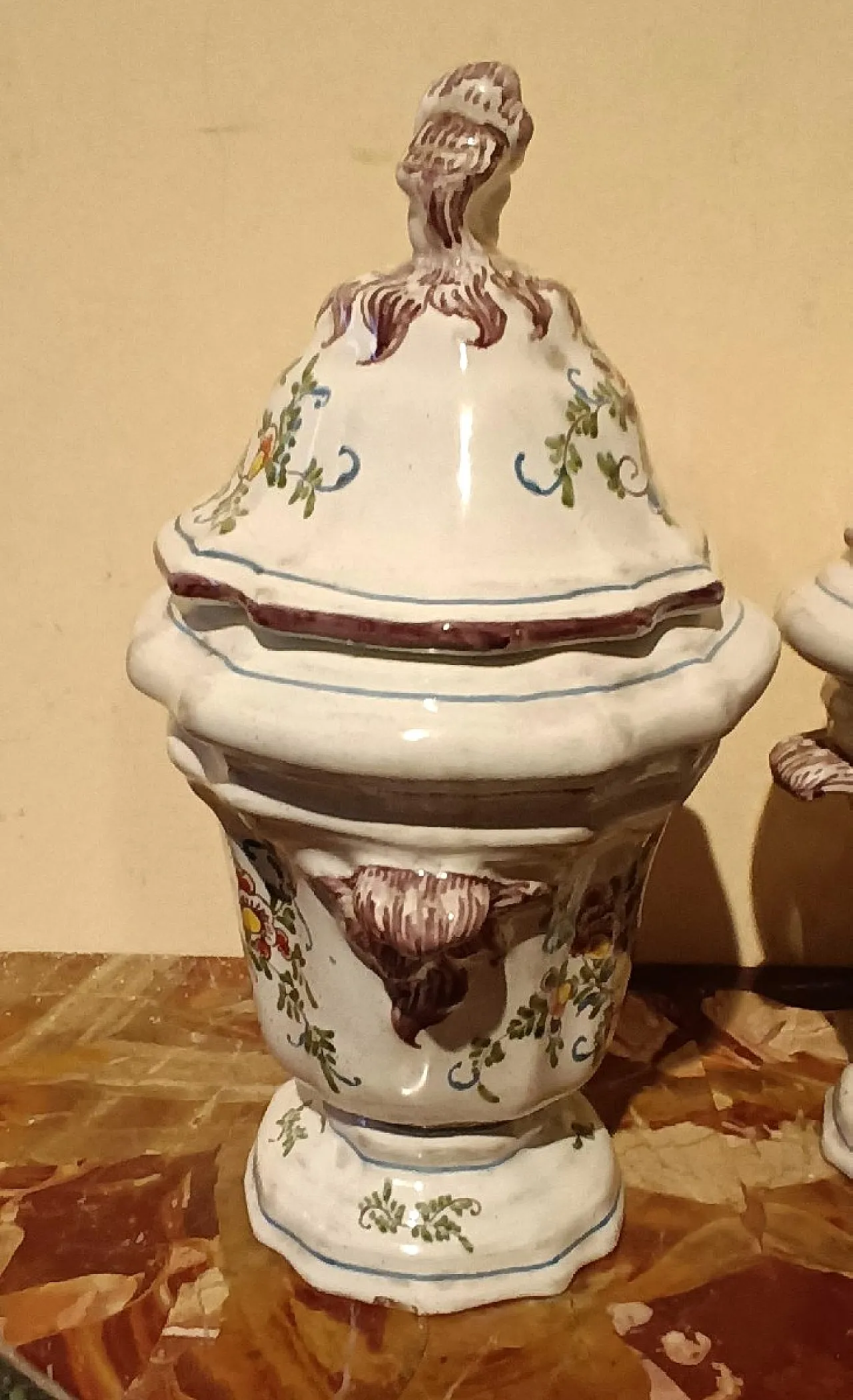 Pair of decorated terracotta vases, 18th century 7