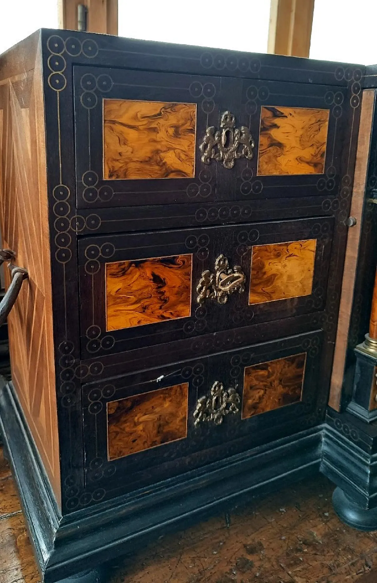 Rosewood and walnut burl cabinet with bronze inlays, 20th century 6