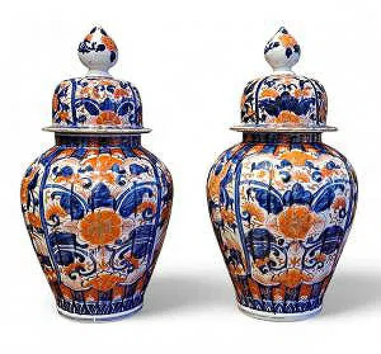 Pair of Japanese porcelain vases Imari, 19th century 2