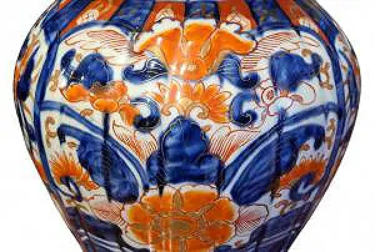 Pair of Japanese porcelain vases Imari, 19th century 4
