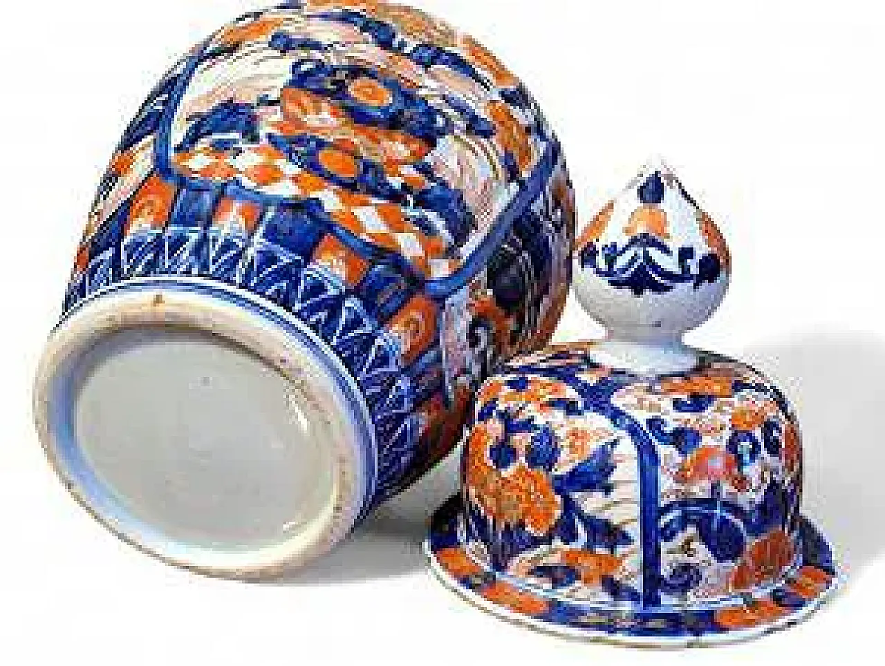 Pair of Japanese porcelain vases Imari, 19th century 8