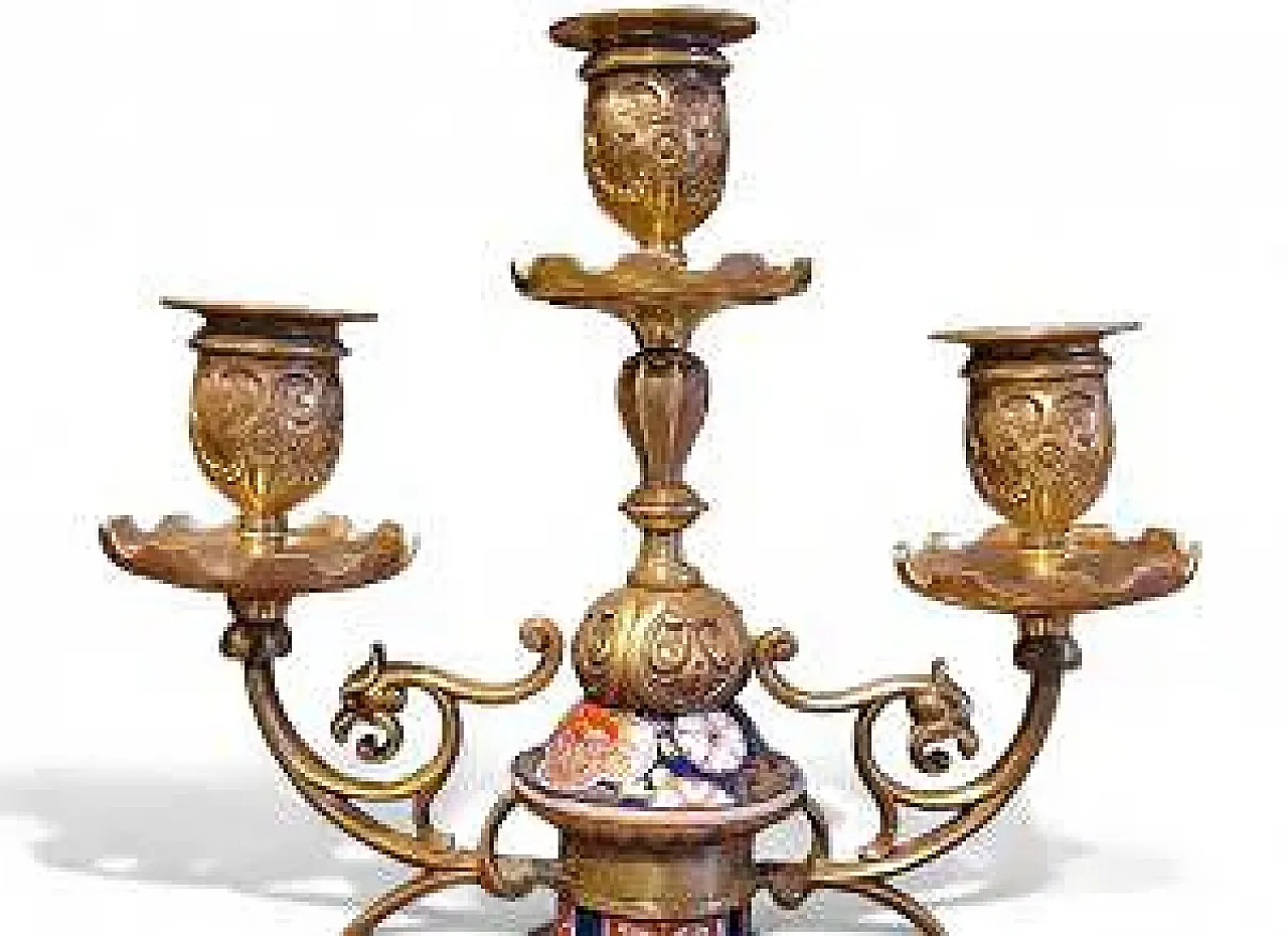 Pair of Imari porcelain three-flame candlesticks, 18th century 3