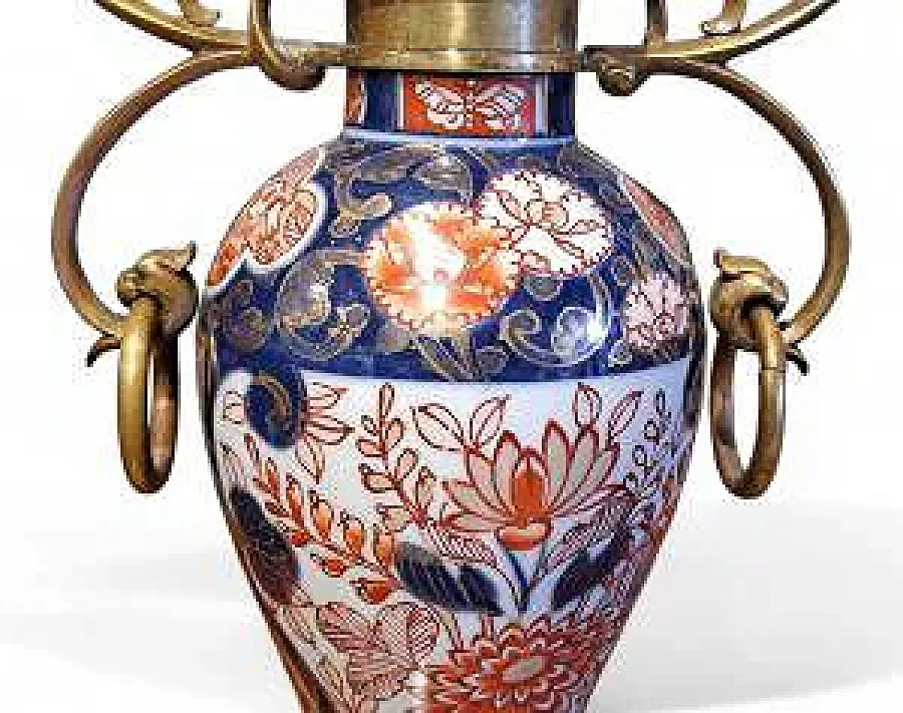 Pair of Imari porcelain three-flame candlesticks, 18th century 5