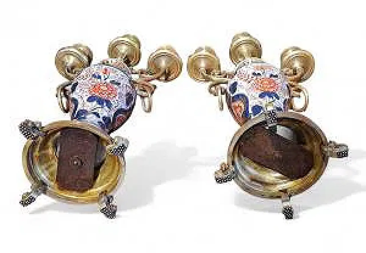 Pair of Imari porcelain three-flame candlesticks, 18th century 9