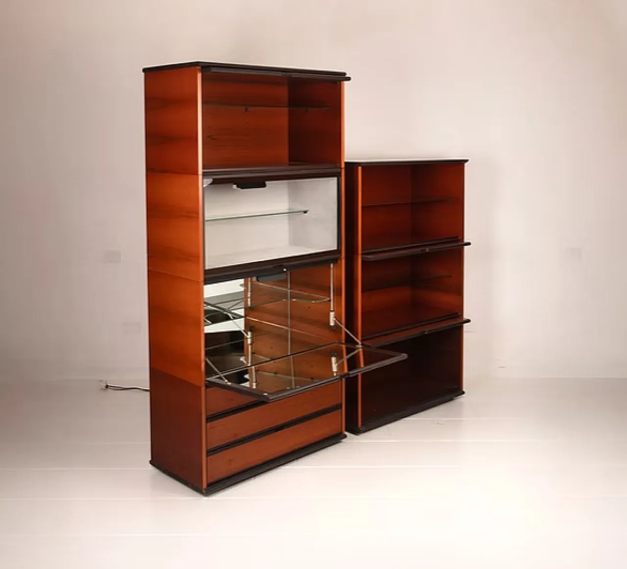 Mobili bar di Hilton di L. Acerbis e G. Stoppino per Acerbis, anni '70 1