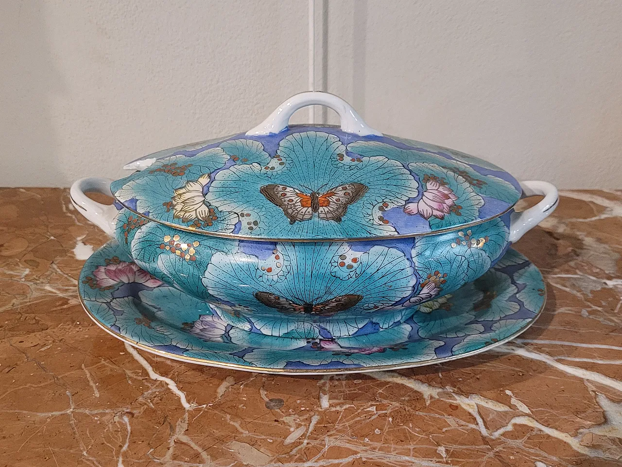 Zuppiera e piatto in porcellana, Cina, del '900 2