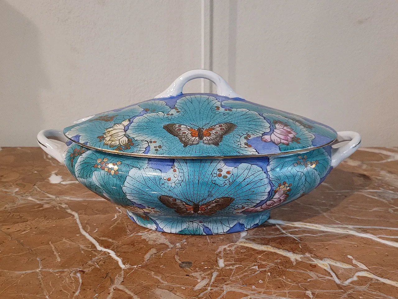 Zuppiera e piatto in porcellana, Cina, del '900 3