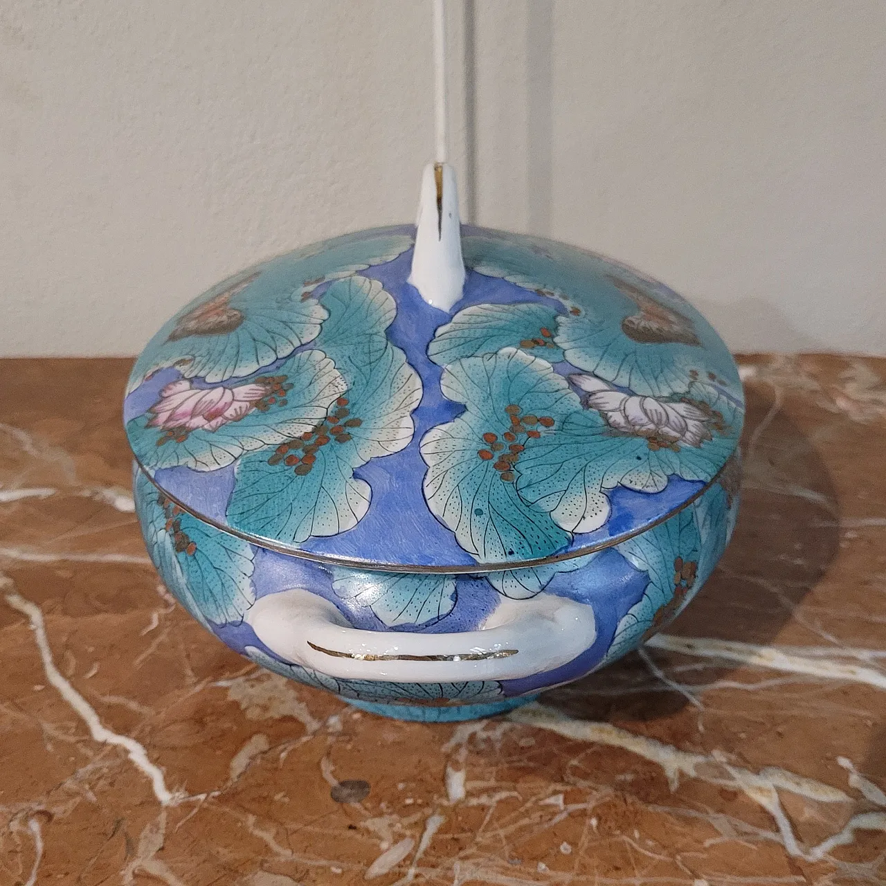 Zuppiera e piatto in porcellana, Cina, del '900 6