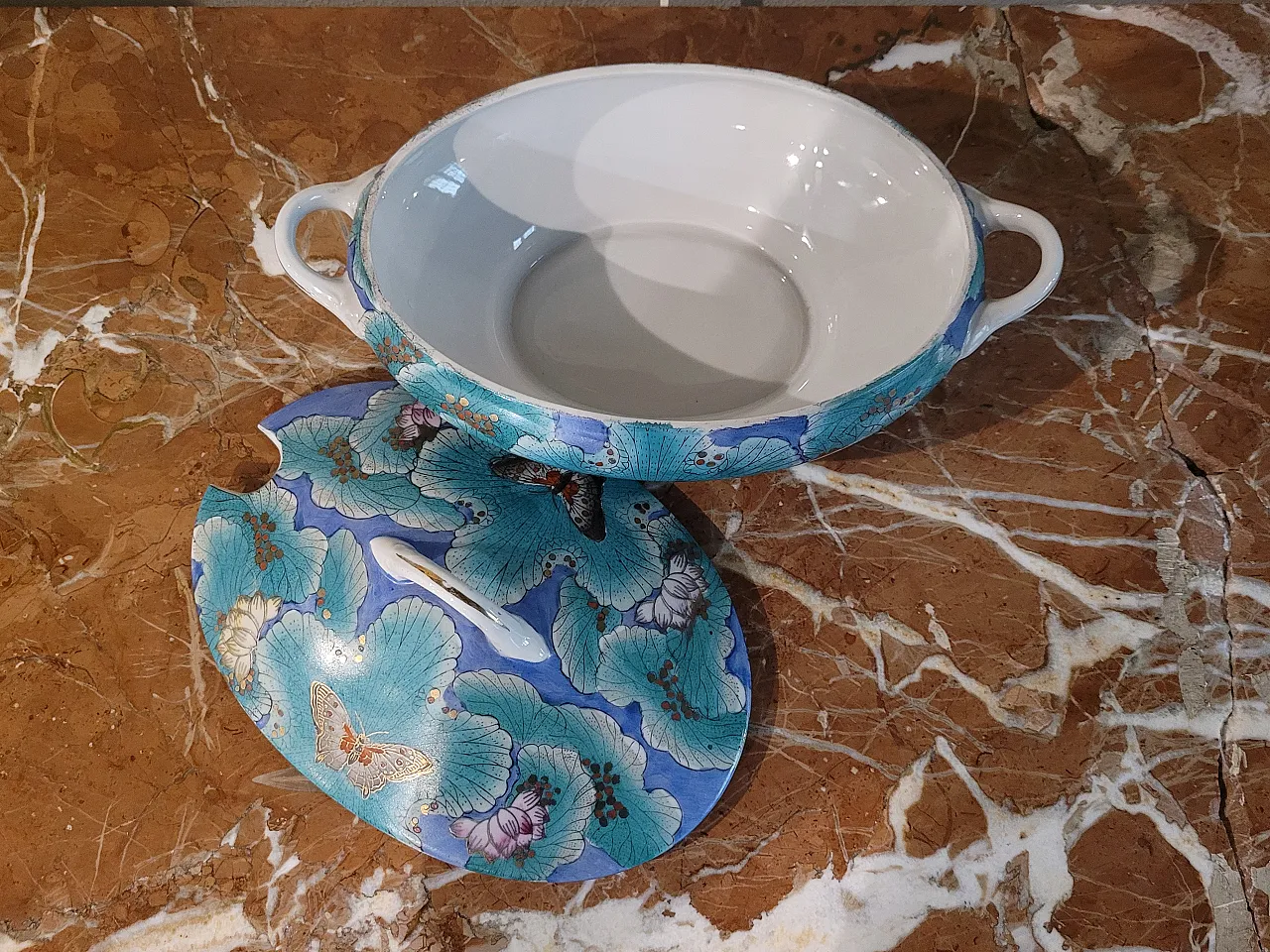 Zuppiera e piatto in porcellana, Cina, del '900 8