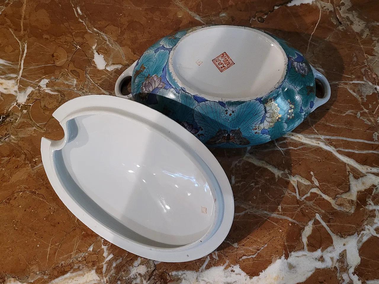 Zuppiera e piatto in porcellana, Cina, del '900 9