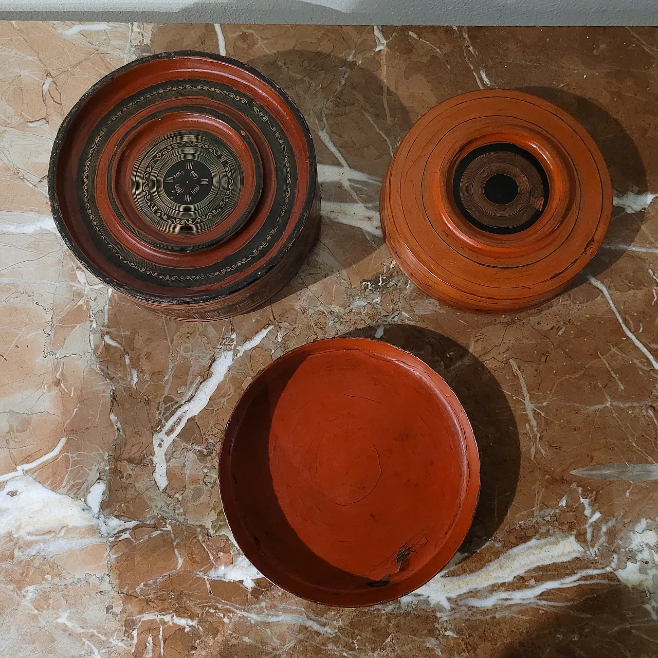 Betel box in lacquer, Burma, 19th century 9