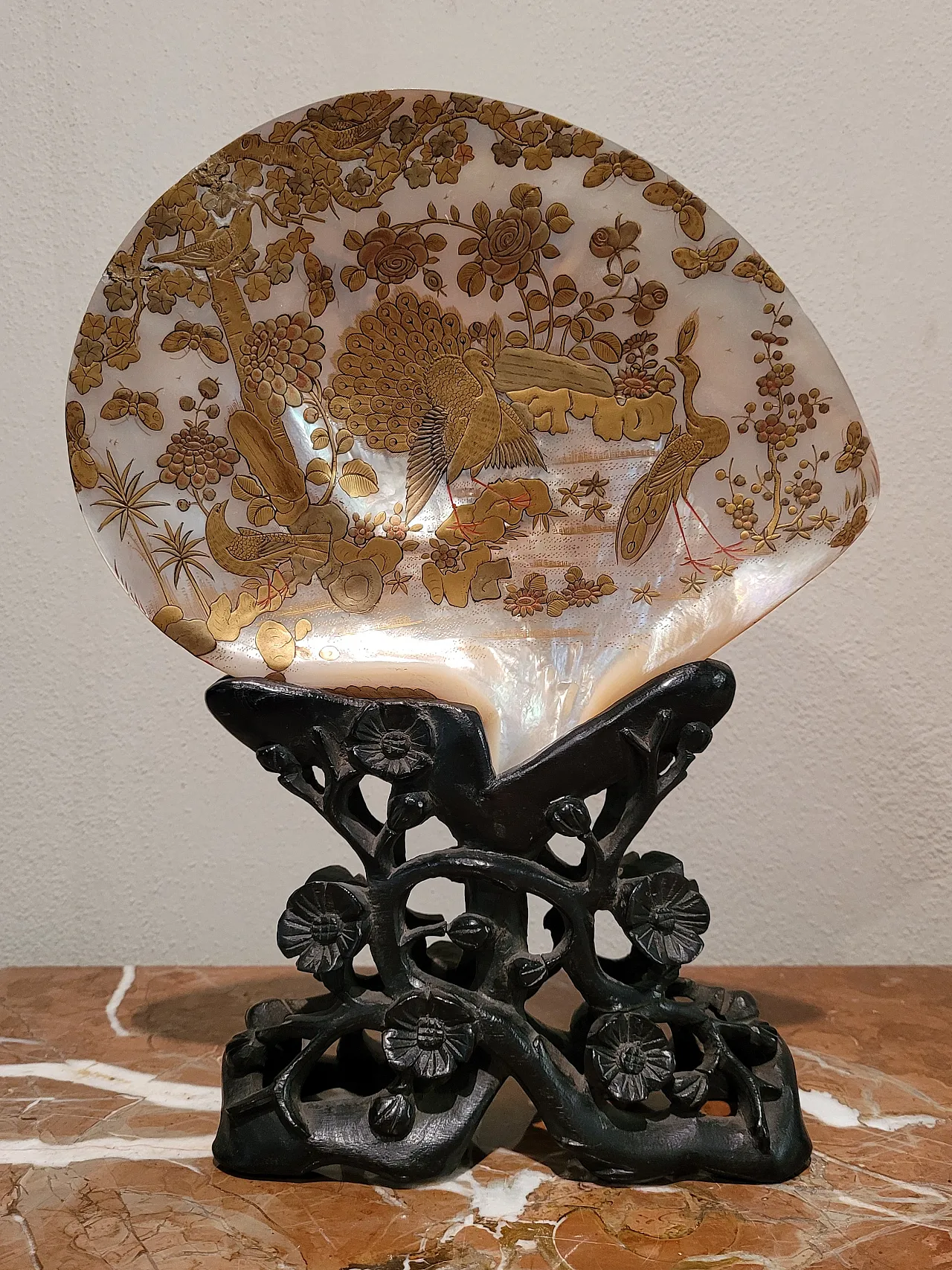 Landscape with peacocks - Engraving on golden mother-of-pearl shell 2