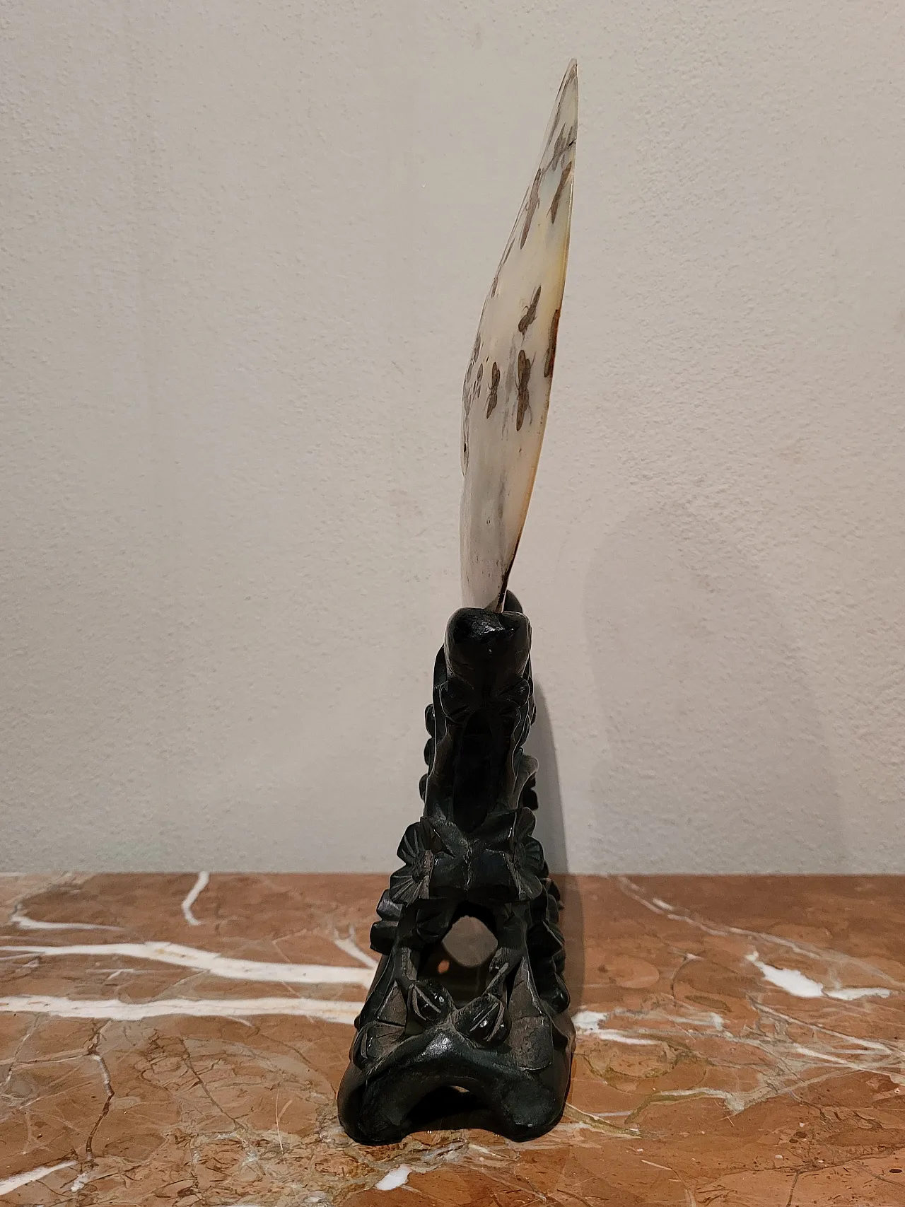 Landscape with peacocks - Engraving on golden mother-of-pearl shell 3