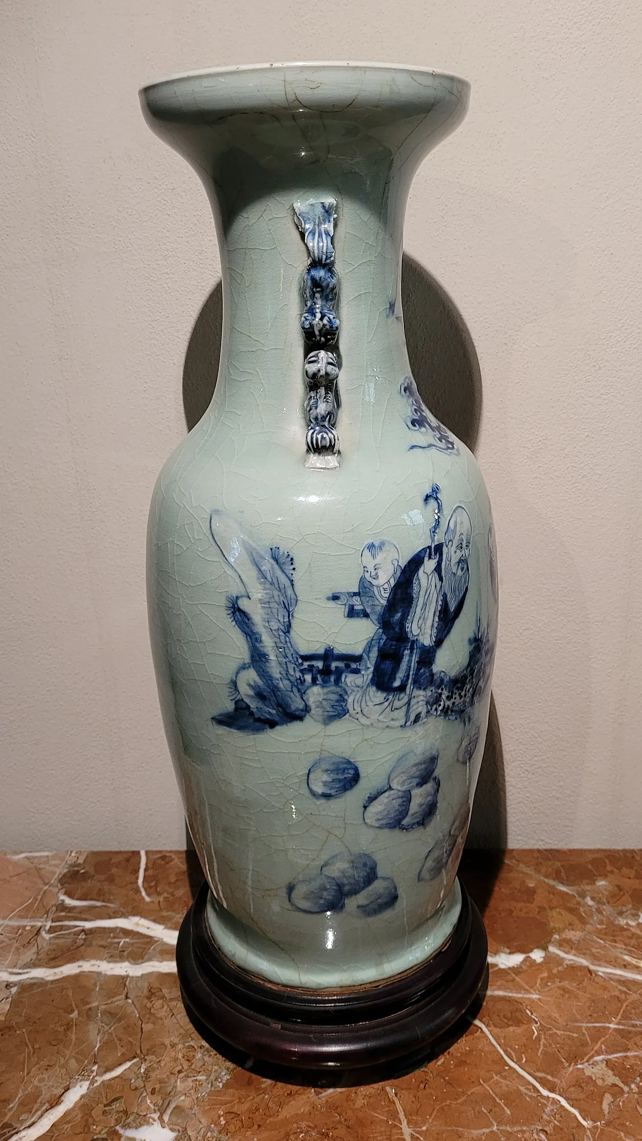 Porcelain vase on wooden base, China, Qing dynasty 3