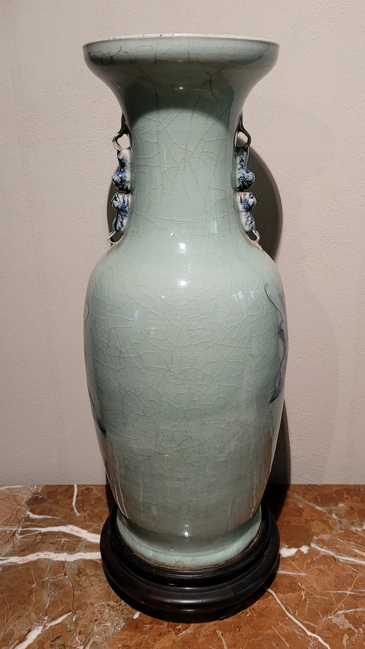 Porcelain vase on wooden base, China, Qing dynasty 4