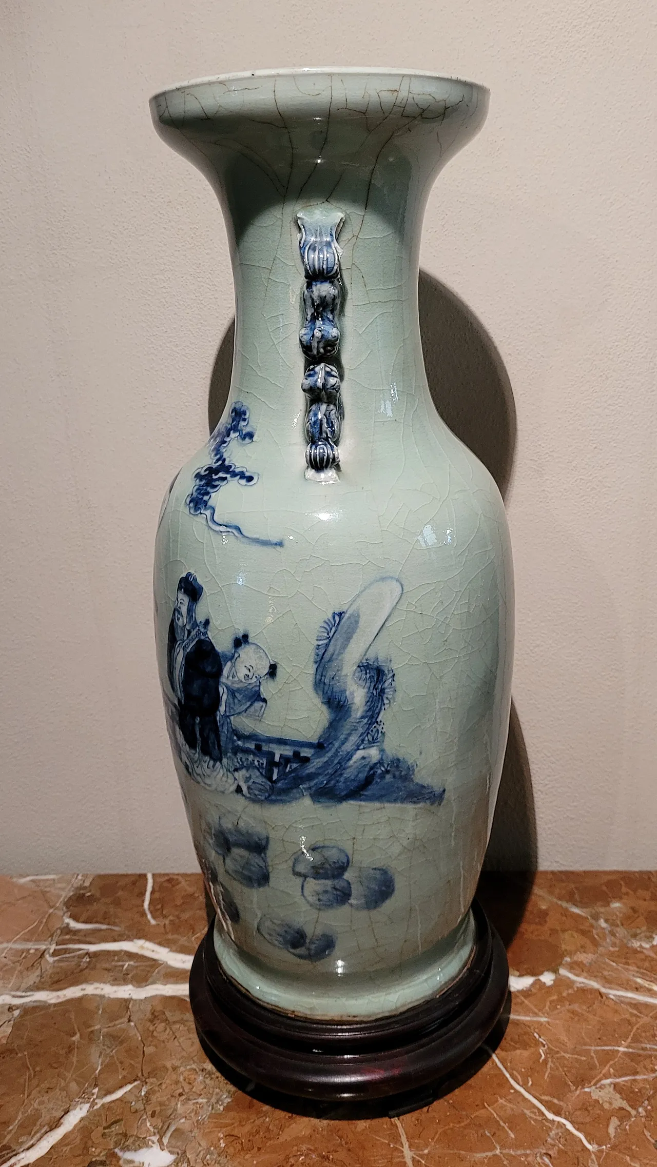 Porcelain vase on wooden base, China, Qing dynasty 5