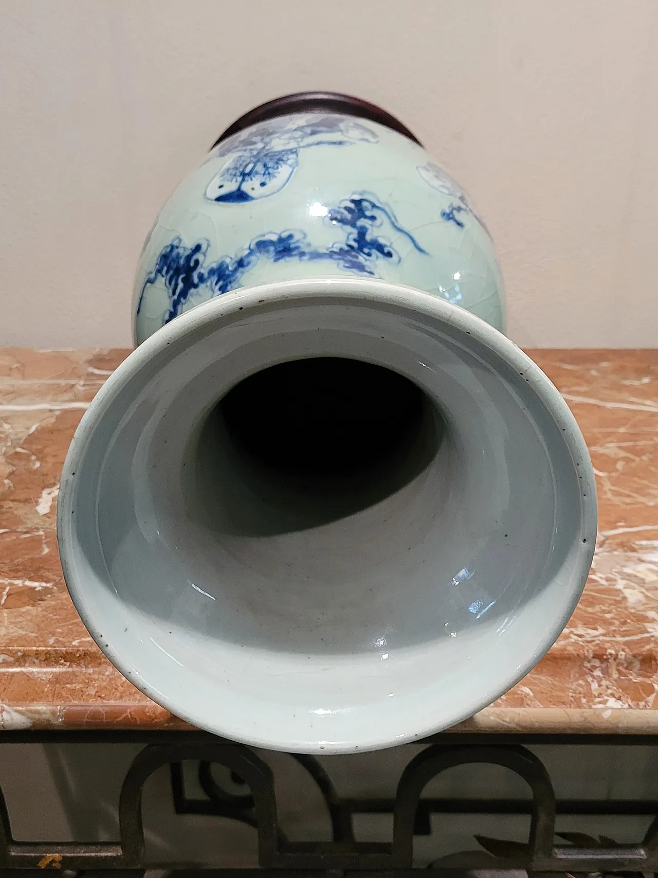 Porcelain vase on wooden base, China, Qing dynasty 6