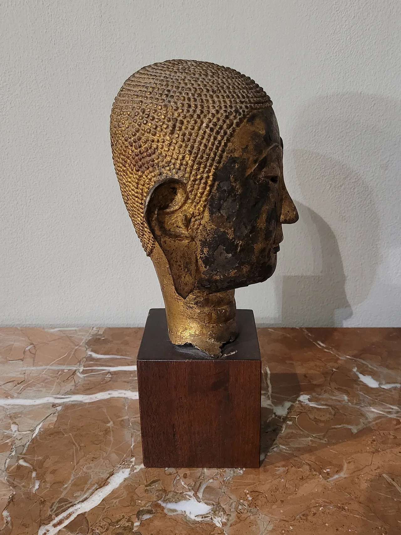 Buddha head gilt bronze sculpture on wooden base, 19th century 3