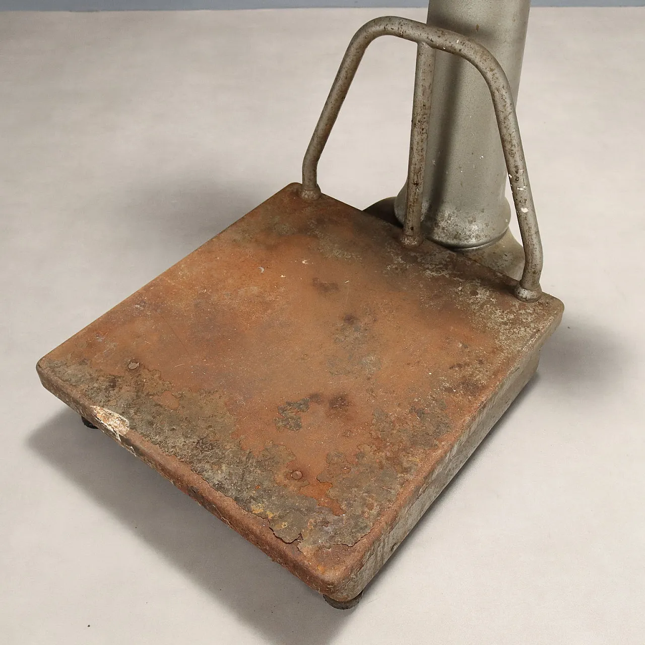 Alfa Bilici Varese scales in iron, metal and brass, 20th century 8