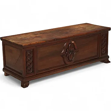 Walnut chest, late 18th century