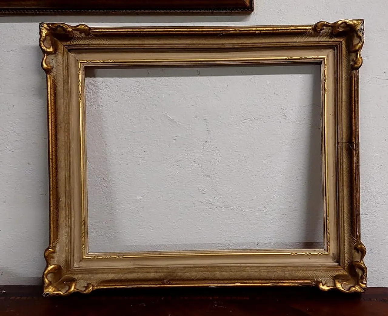 Lacquered and gilded wooden frame, early 20th century 10