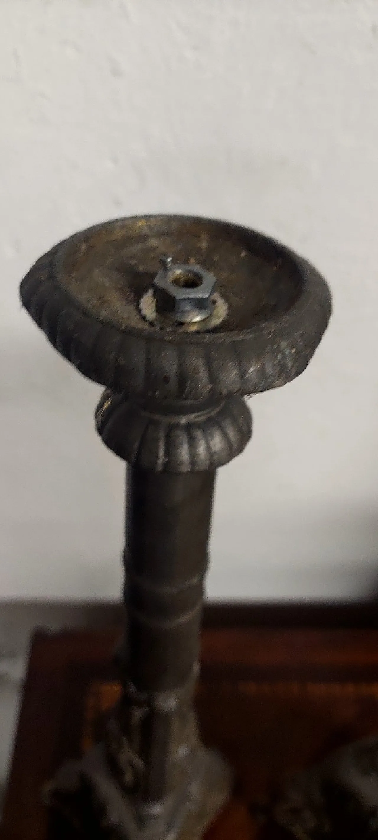 Coppia di candelieri in peltro, fine '800 5