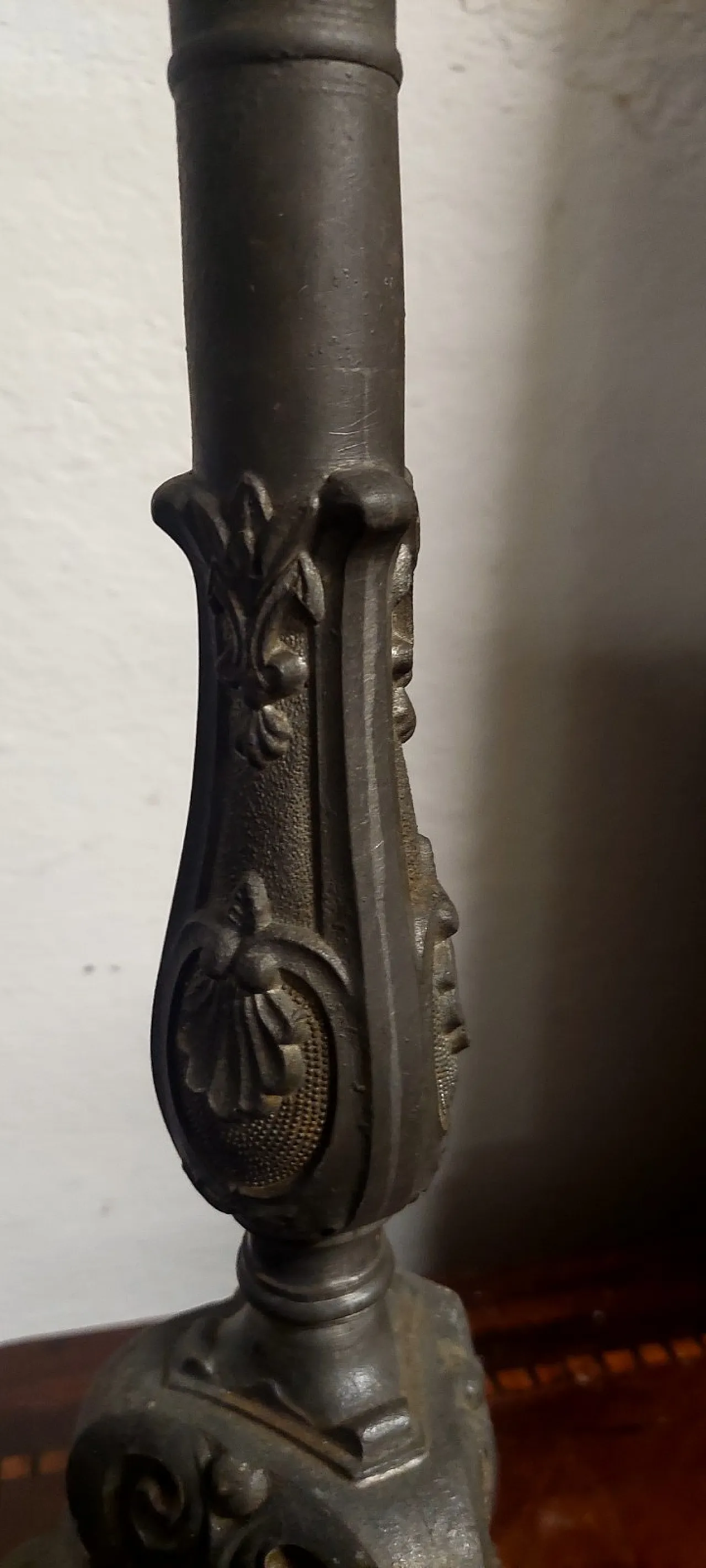 Coppia di candelieri in peltro, fine '800 6