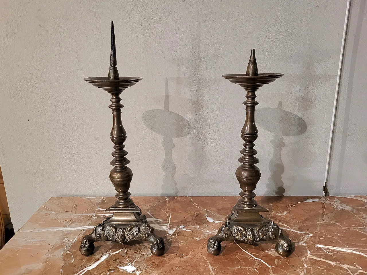 Pair of bronze candlesticks, Italy, 17th century 2