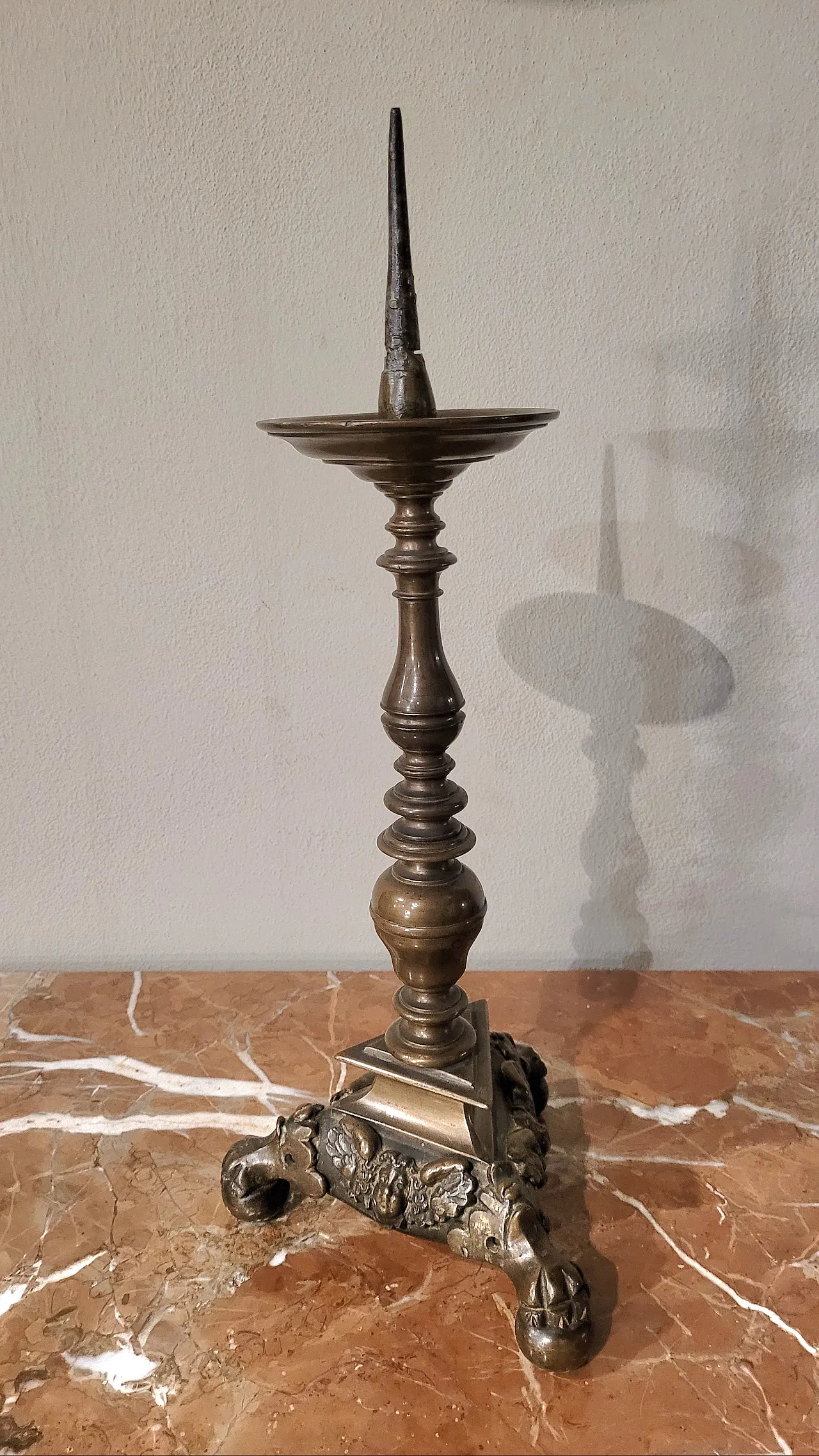 Pair of bronze candlesticks, Italy, 17th century 4