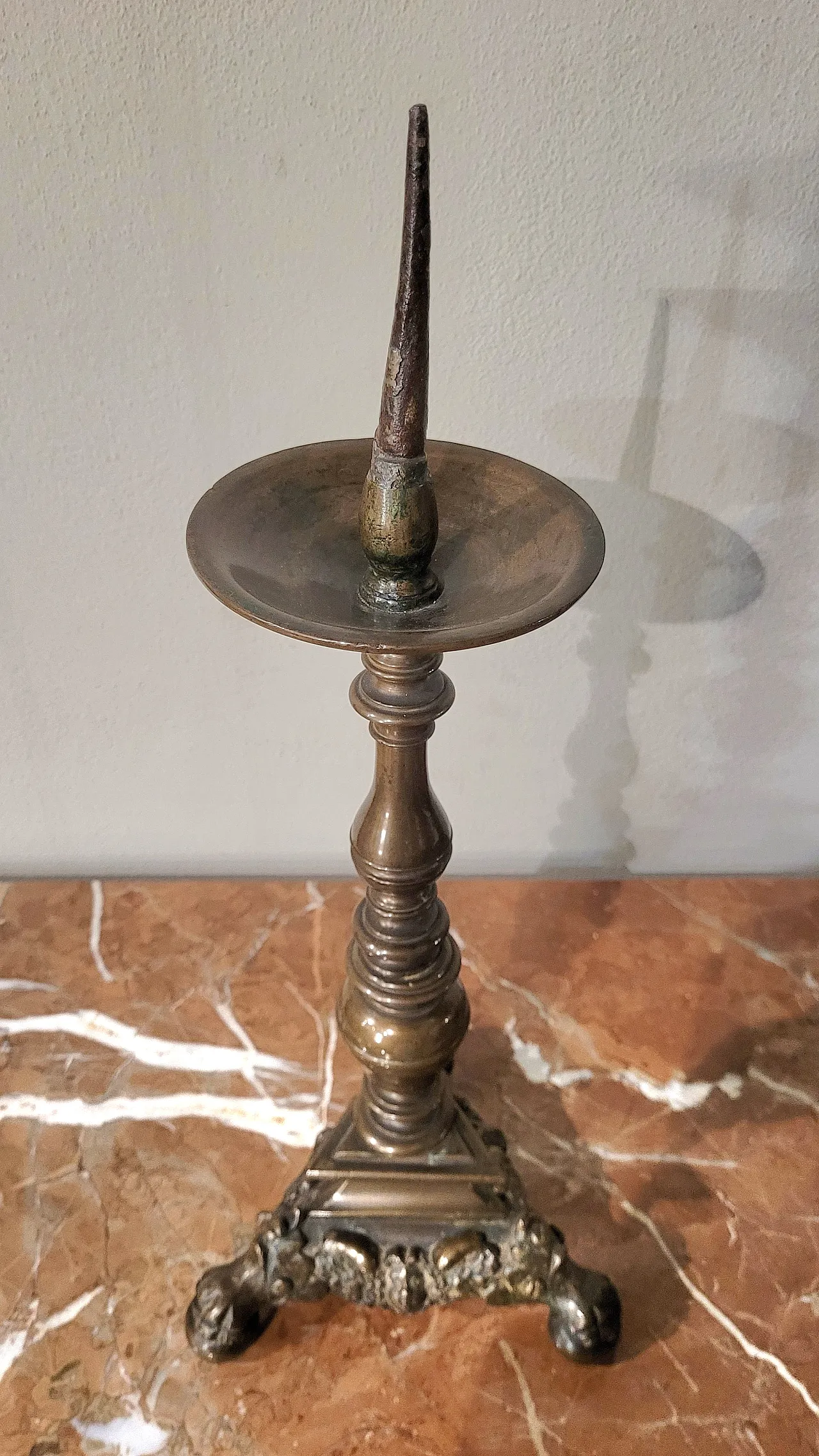 Pair of bronze candlesticks, Italy, 17th century 7