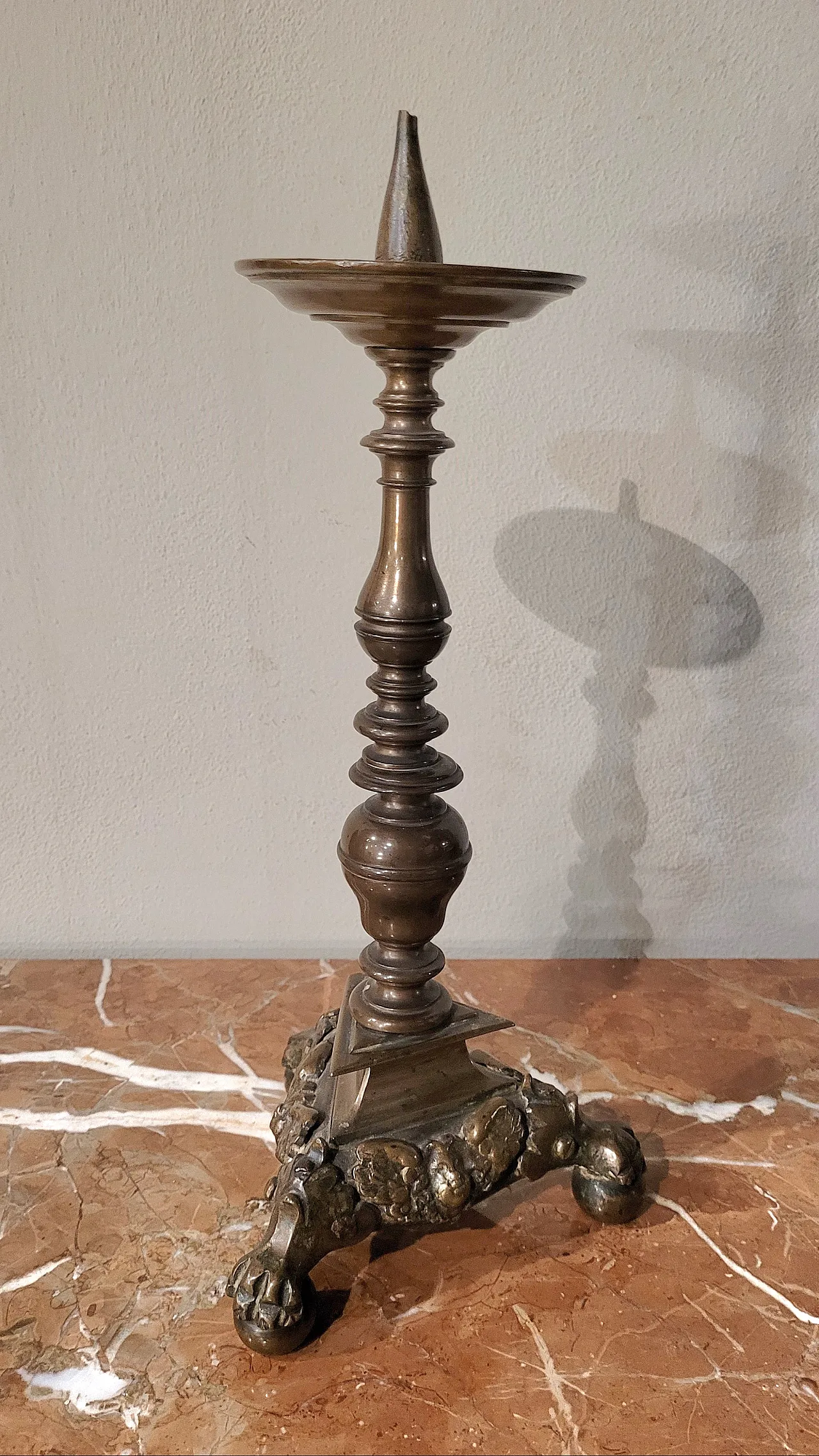 Pair of bronze candlesticks, Italy, 17th century 12