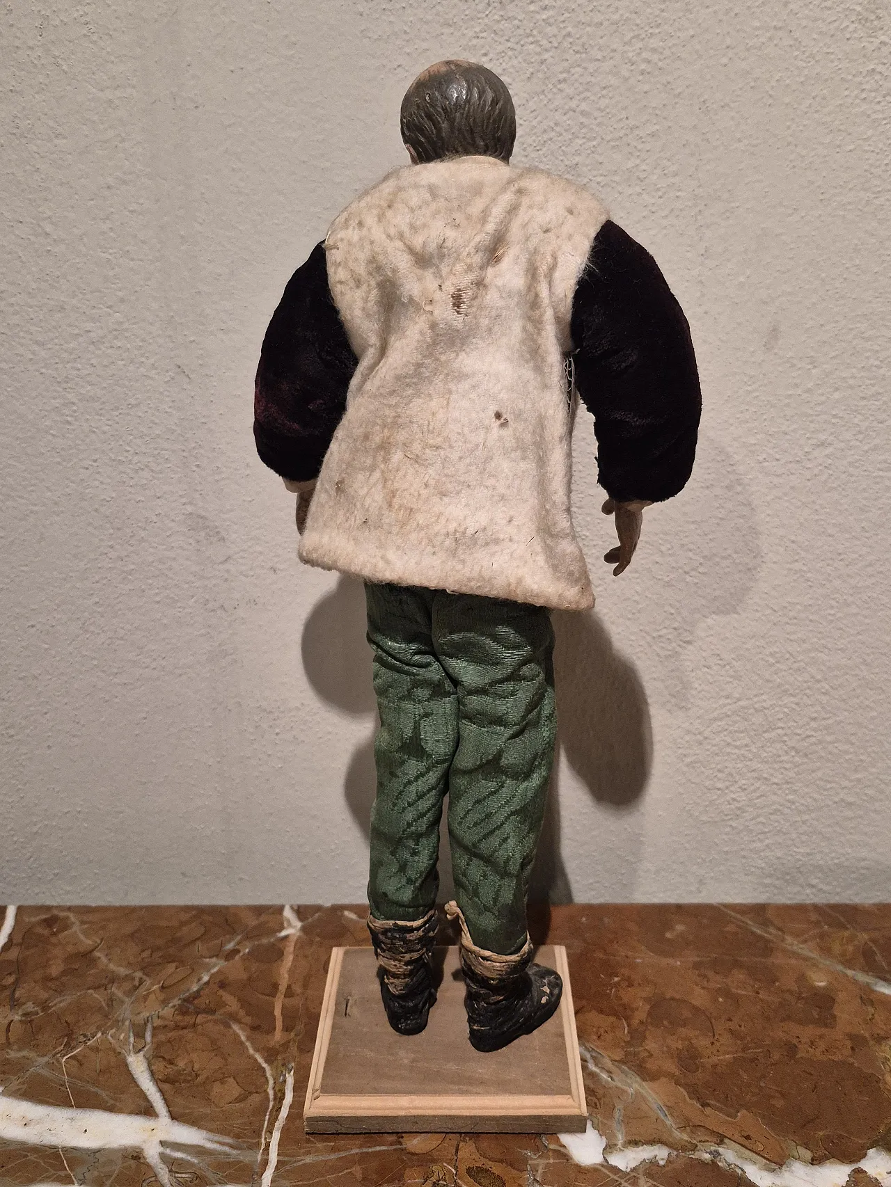 Shepherd nativity scene statue in terracotta, glass, polychrome fabric 4