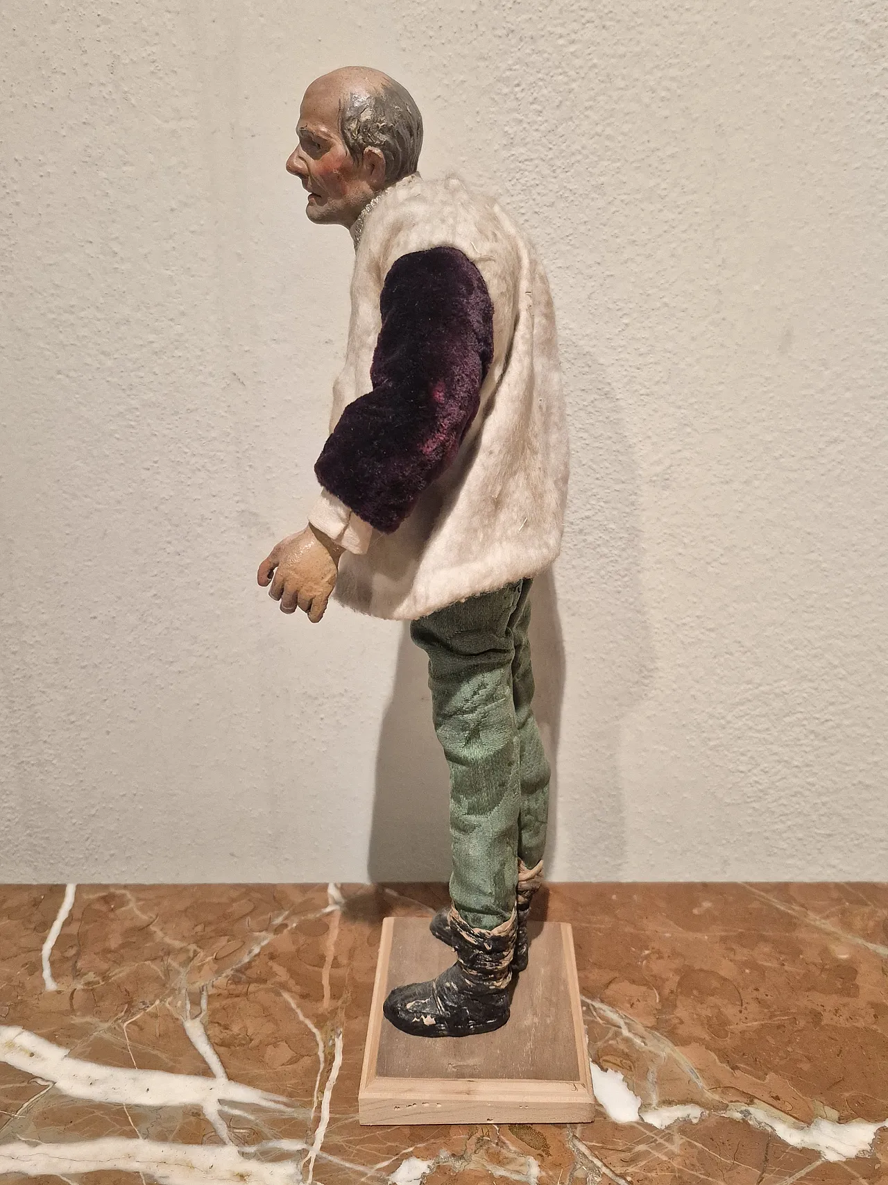 Shepherd nativity scene statue in terracotta, glass, polychrome fabric 5