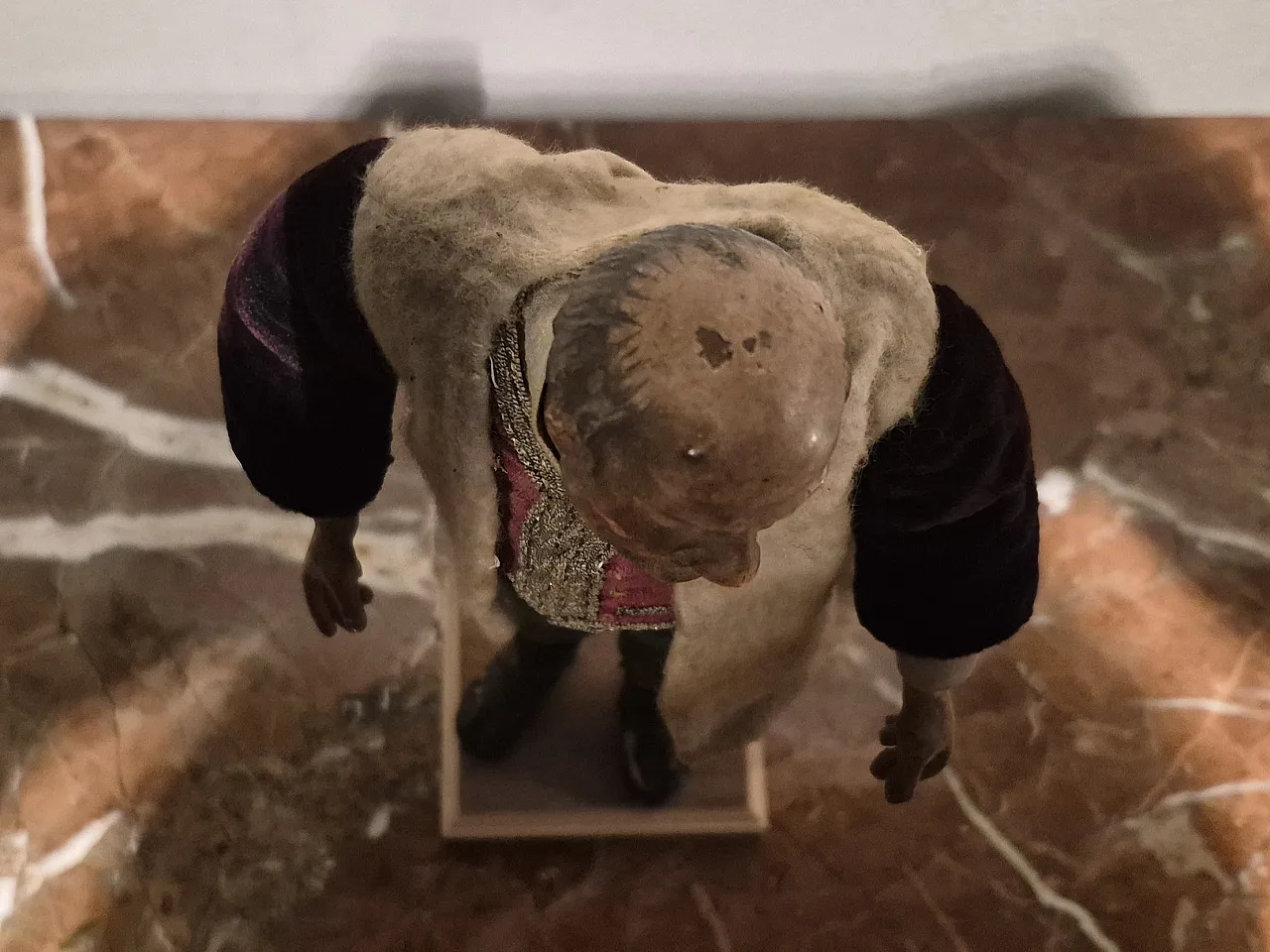 Shepherd nativity scene statue in terracotta, glass, polychrome fabric 6