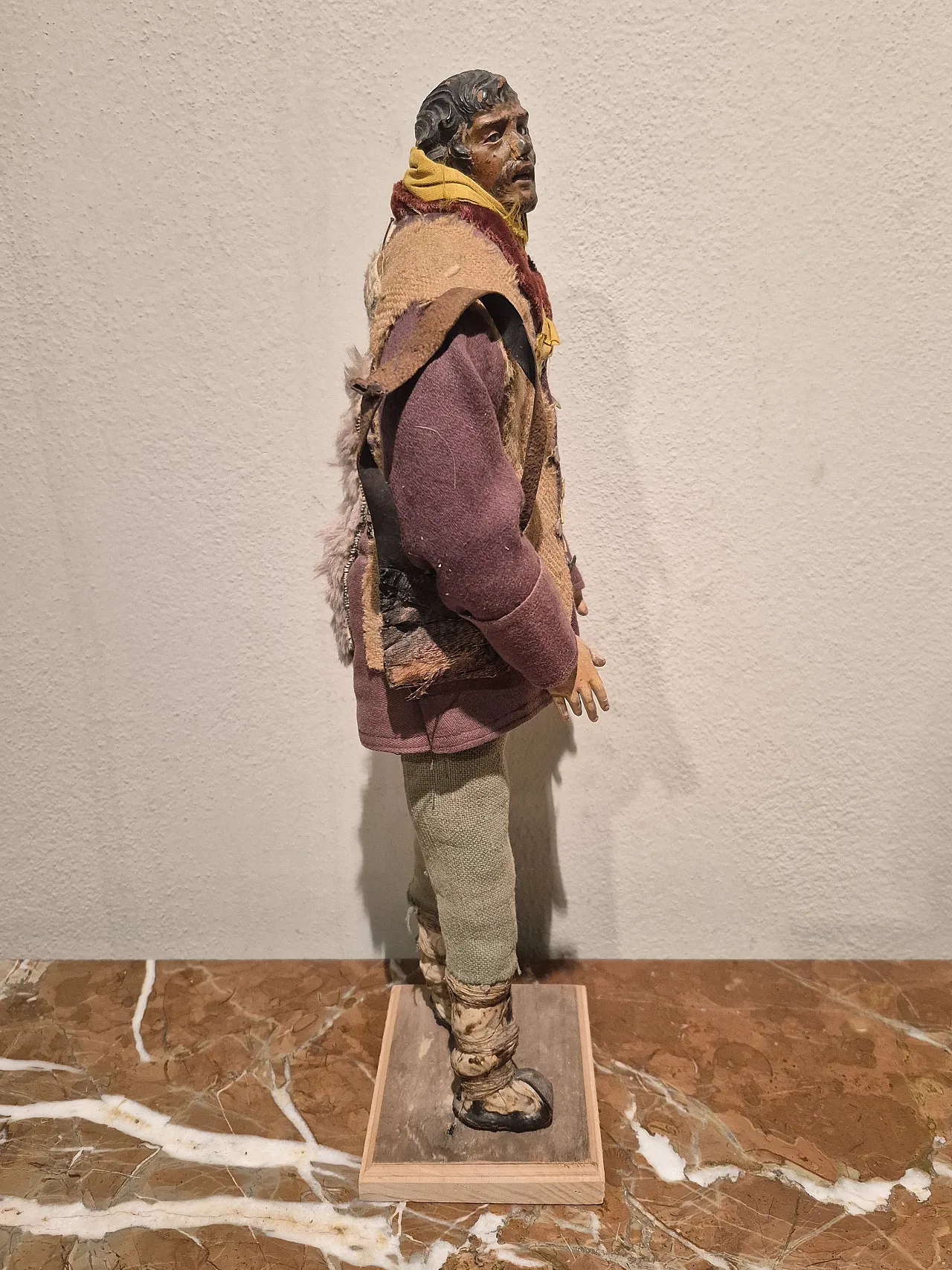 Shepherd nativity scene statue in terracotta, glass, polychrome fabric 4