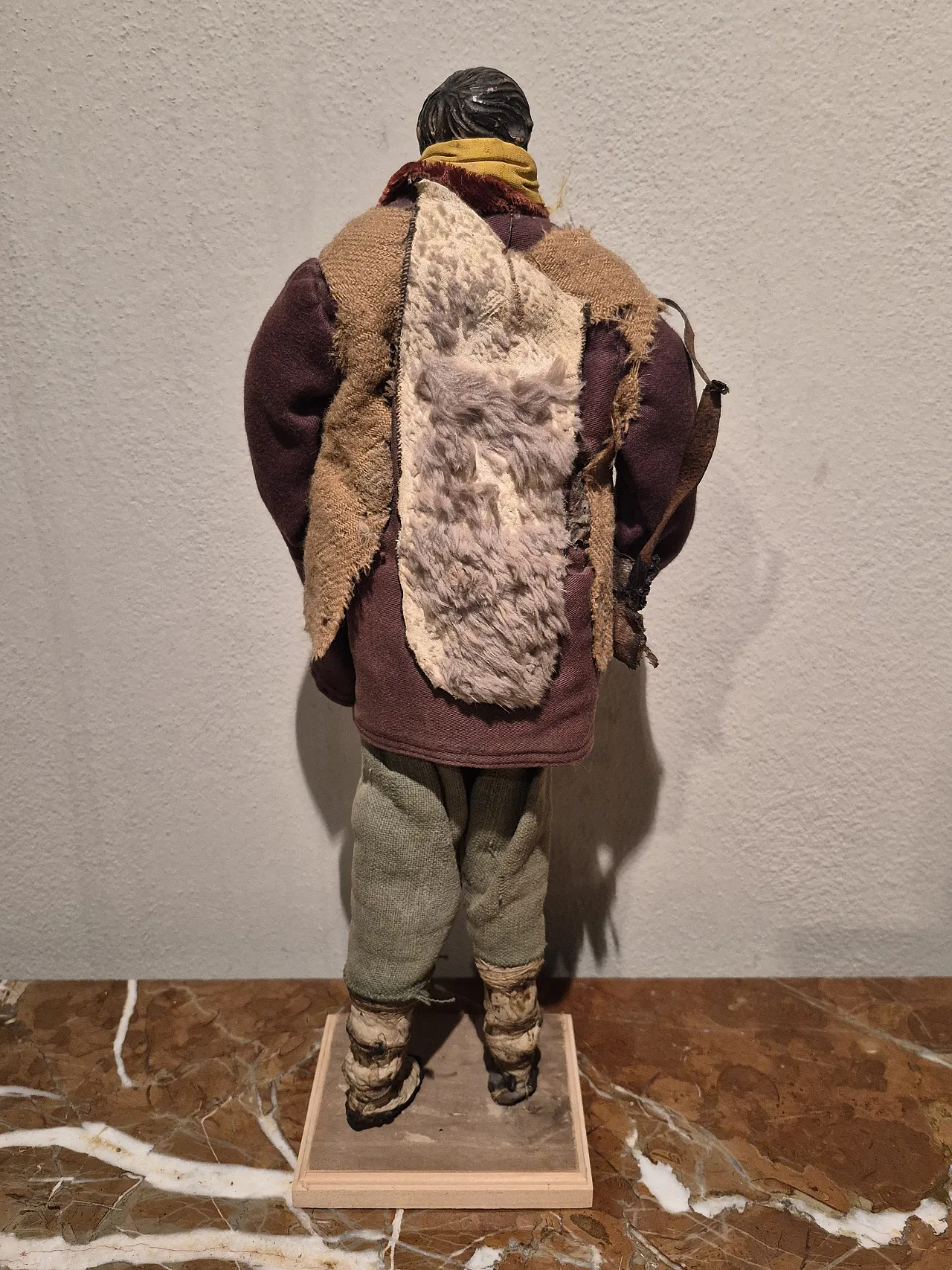 Shepherd nativity scene statue in terracotta, glass, polychrome fabric 5