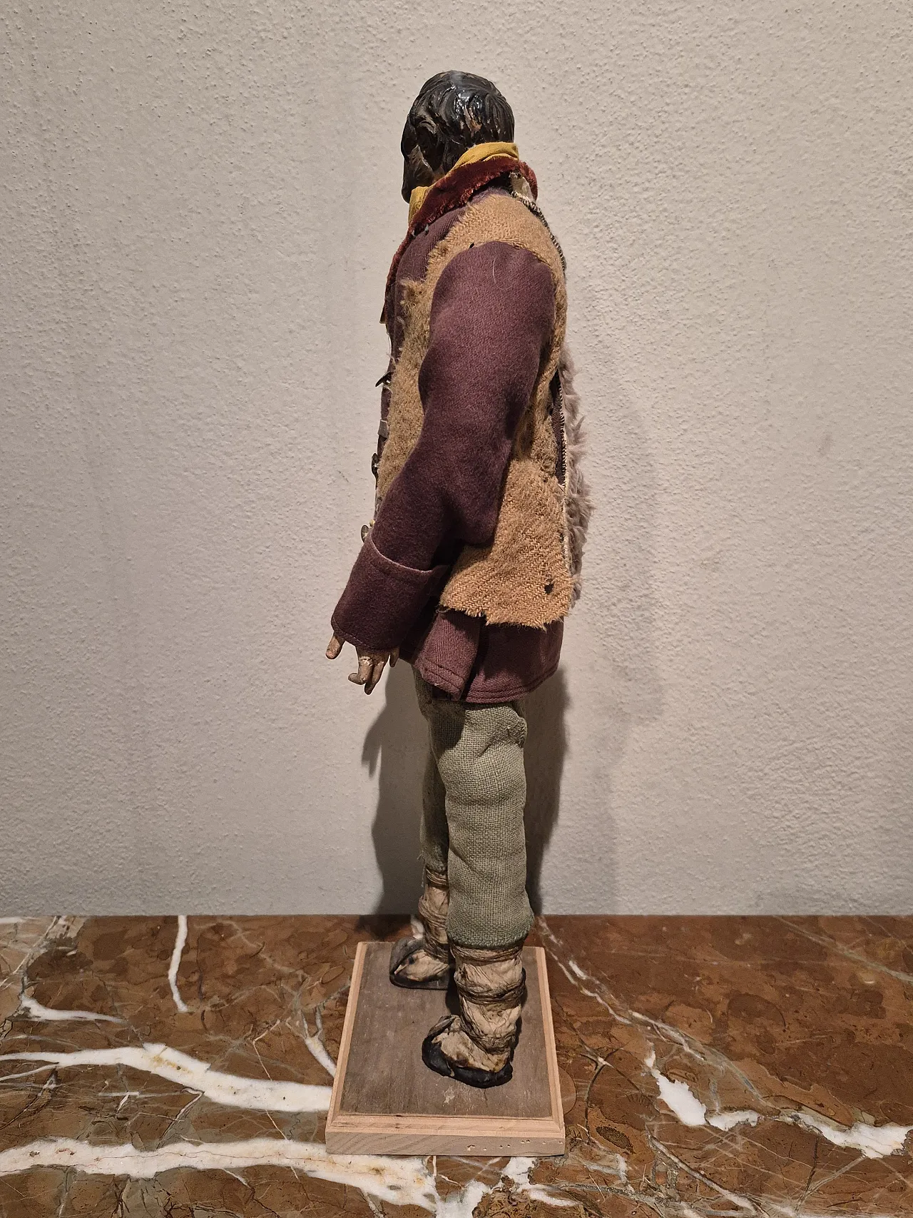 Shepherd nativity scene statue in terracotta, glass, polychrome fabric 6