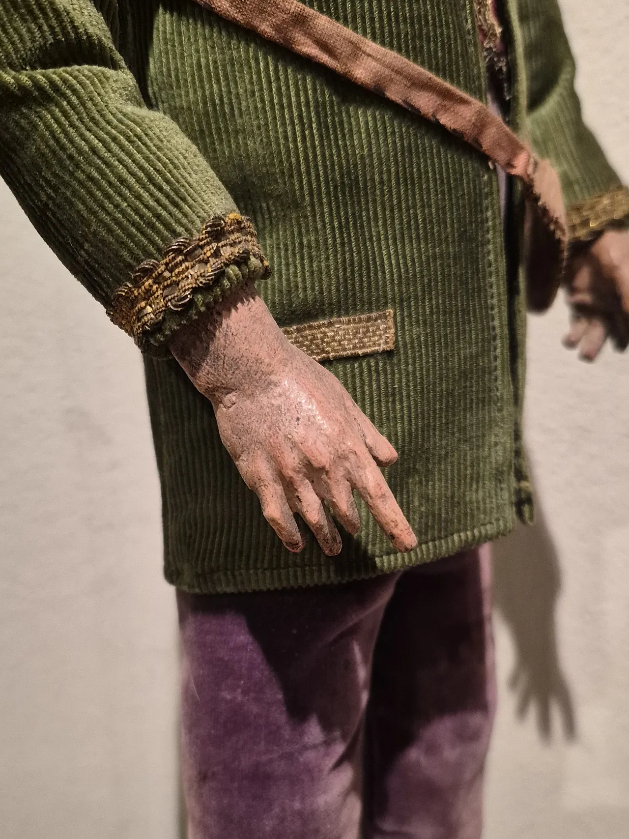 Shepherd nativity scene statue in terracotta, glass, polychrome fabric 8