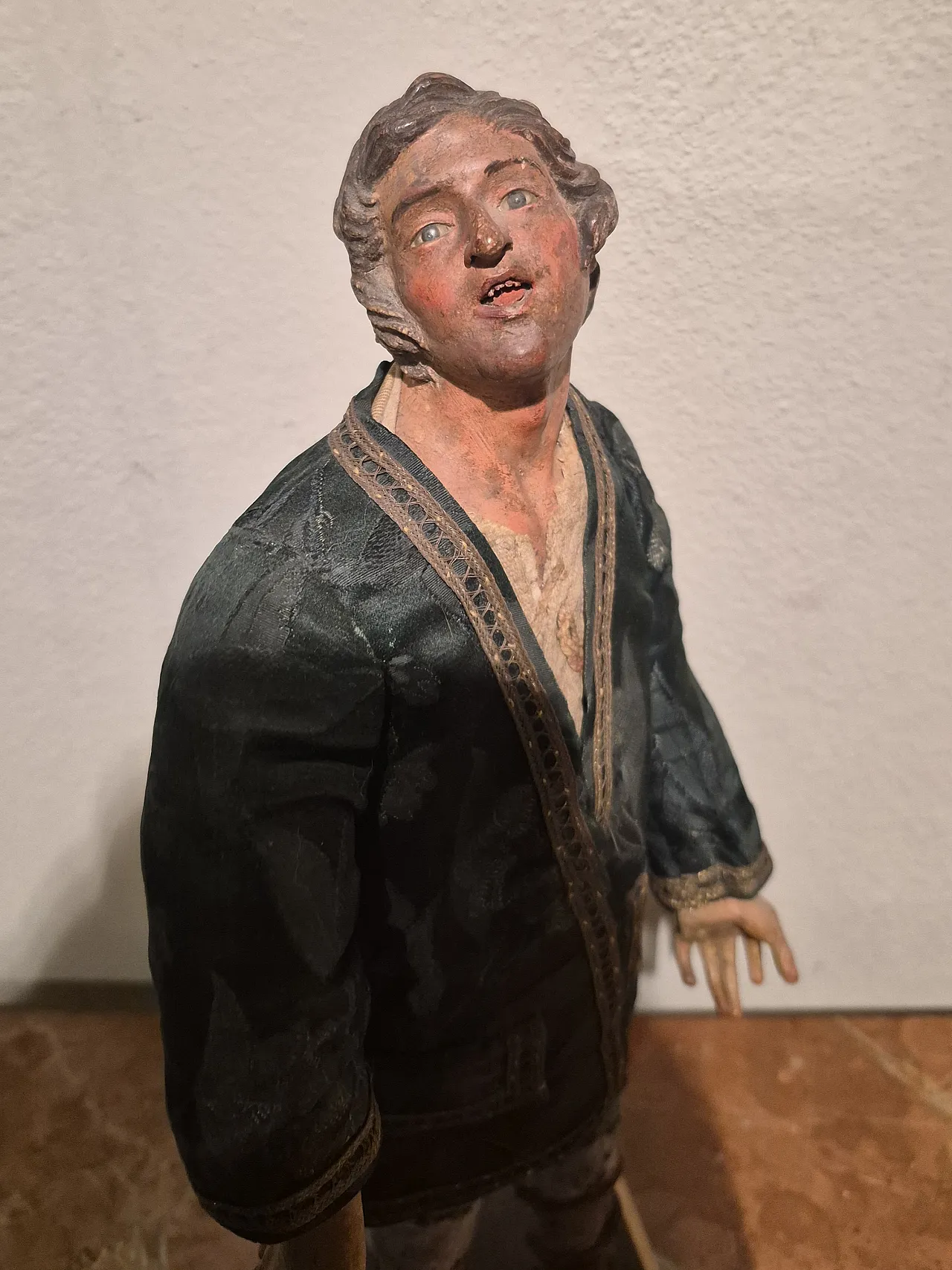 Shepherd ativity scene statue in terracotta, glass, polychrome fabric 7